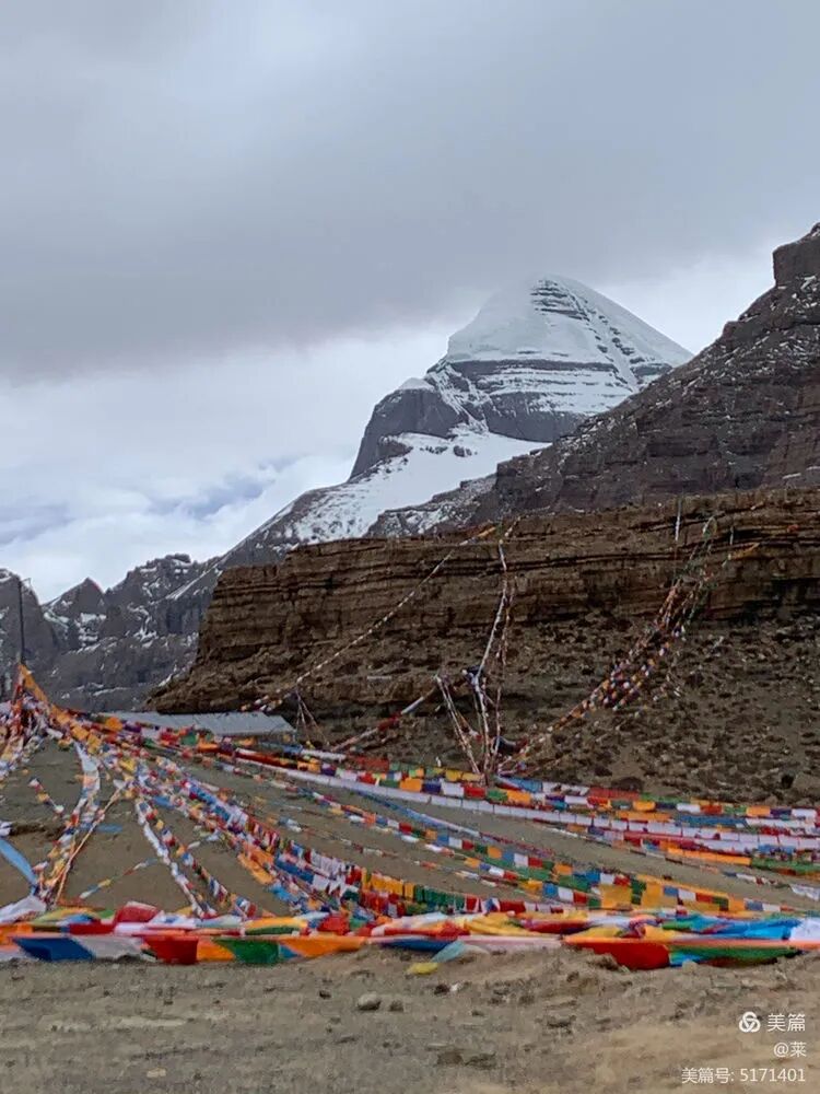 星罗棋布的经幡，有说不出的魅力。 阿里地区普兰县9:58
