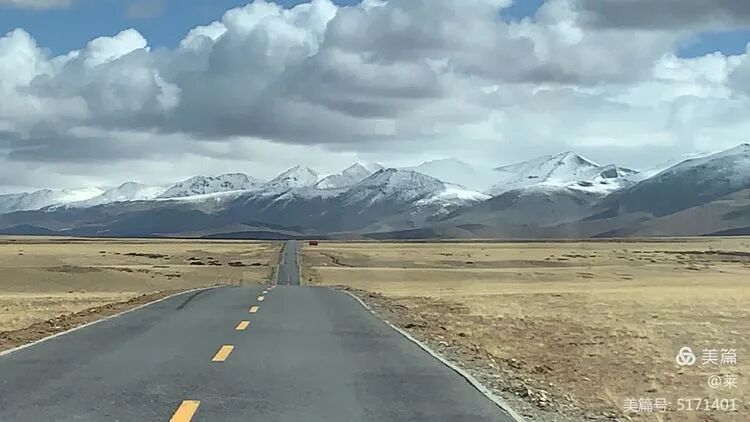 波浪形天路 望着对面的山，跑S马