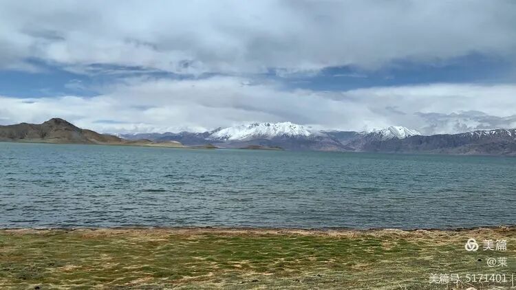 班公湖，世界上最偏心的河流，一半在中国，一半在印度。 我们环线最西的地方